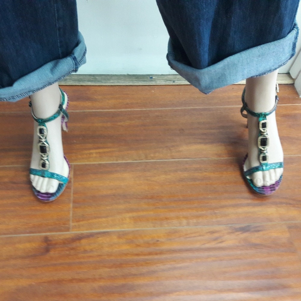 Vince Camuto leather heels - Picture 3 of 7